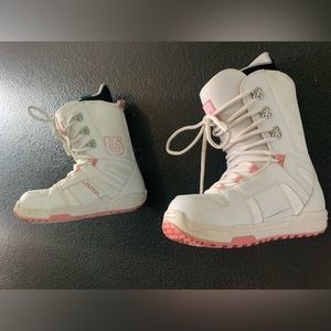 White size 8 Burton Women’s snowboard boots, used